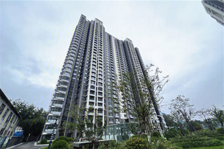 第四实验小学实验中学附近证满5年带储藏室九鑫花园简单装修出售